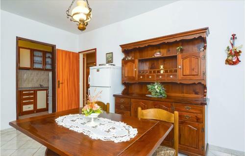Four-bedroom Apartment In Omis