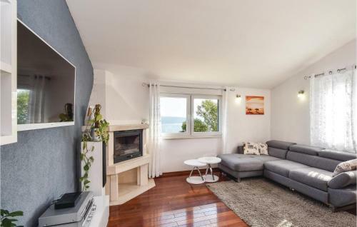 Two-bedroom Holiday Home In Omis