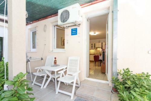 Apartment Marija Omis