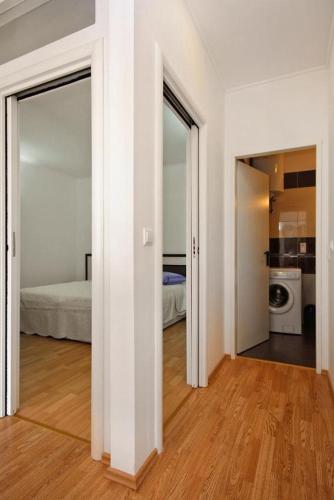 Apartments With Wifi Omis - 3253