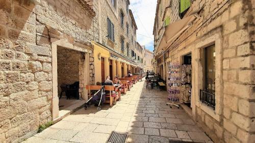 Omis Center Apartments