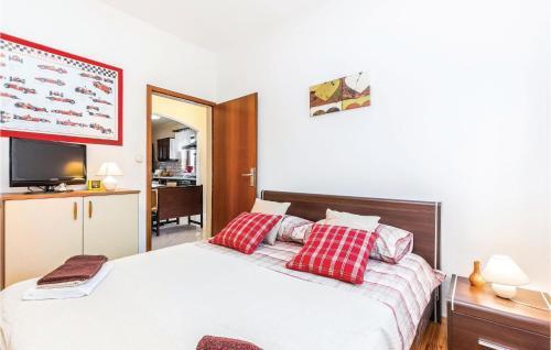 Two-bedroom Holiday Home In Krasica