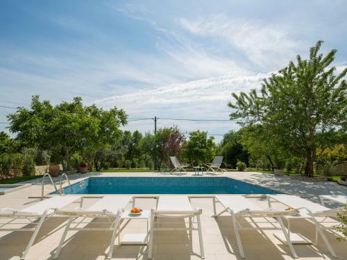 Exqusite Villa In Stanisovi With Swimming Pool