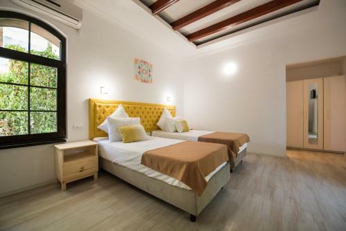 Hostal Vila Pontica