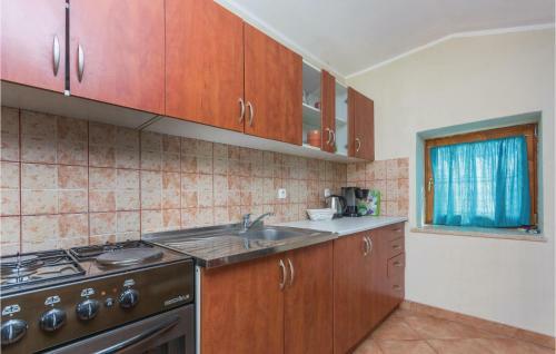Two-bedroom Apartment In Veli Jezenj