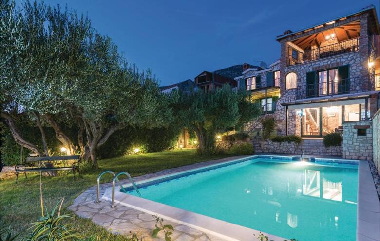 Holiday Home Kremeno Cr