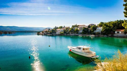 Holiday Home Gluscevic