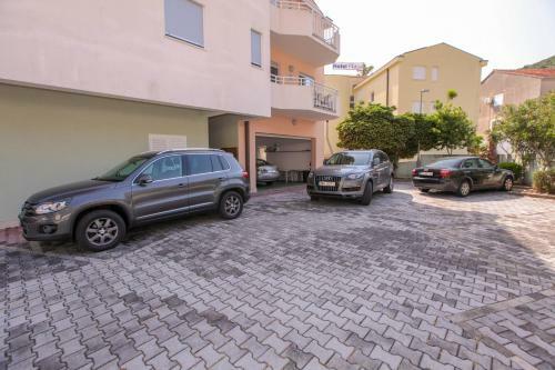 Apartments Mija
