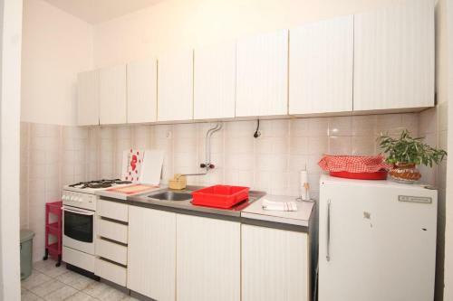 Apartment Mrljane 8498b