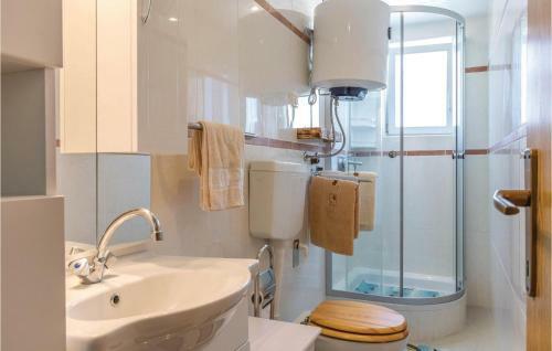 Two-bedroom Apartment In Fondole