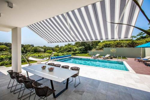 Orasac Villa Sleeps 10 Pool Air Con Wifi