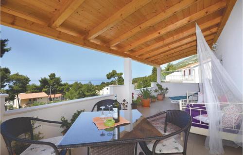 Two-bedroom Apartment In Ivan Dolac