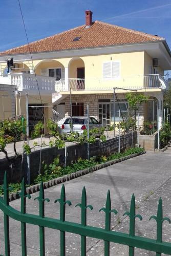 Apartment Kukljica 8277b