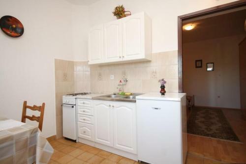 Apartment Kukljica 8237c