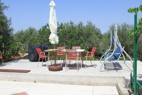 Apartment Kukljica 8237b