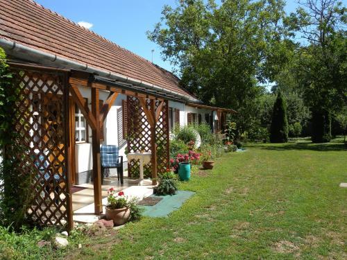 Apartment In Balatonbereny 18036