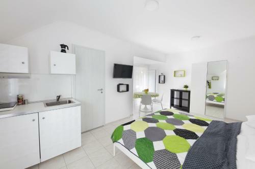 T�part Apartman And Home