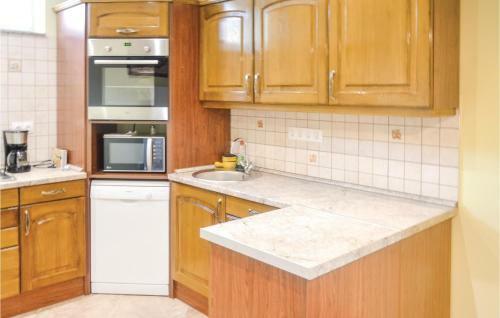 Two-bedroom Apartment In Balatonfenyves