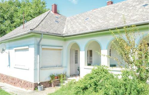 Two-bedroom Holiday Home In Balatonendred