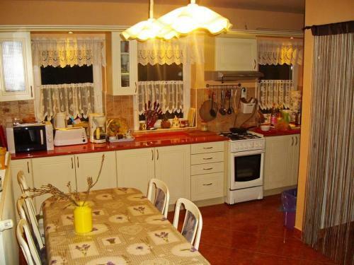 Apartments In Balatongy�r�k 35401