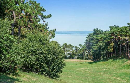 Two-bedroom Holiday Home In Balatonboglar
