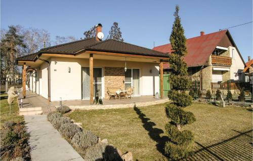 Two-bedroom Holiday Home In Balatonboglar