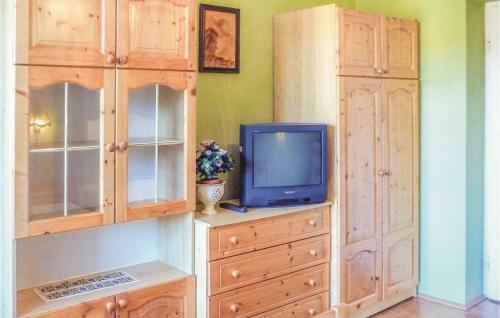 Three-bedroom Holiday Home In Balatonalmadi