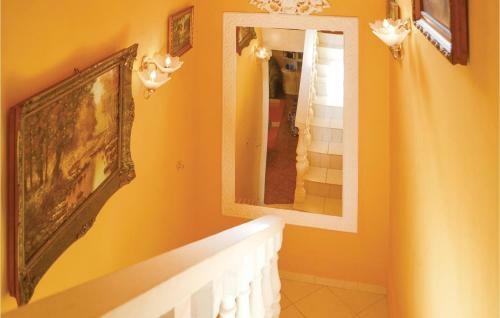 Five-bedroom Holiday Home In Balatonfoldvar