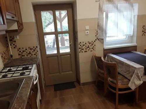 Hostal M�ria Vend�gh�z