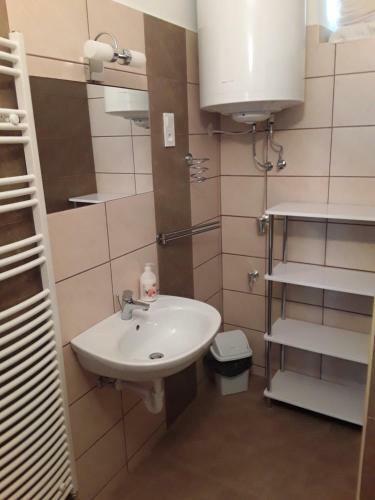Hostal M�ria Vend�gh�z