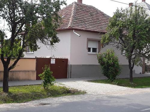 Hostal M�ria Vend�gh�z
