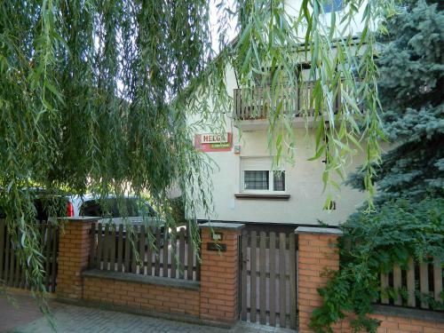 Hostal Helga Vend�gh�z