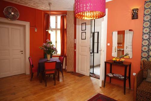 Chic Downtown Souperrooms Apartment