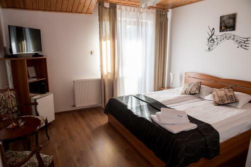 Hostal Vila Cascada