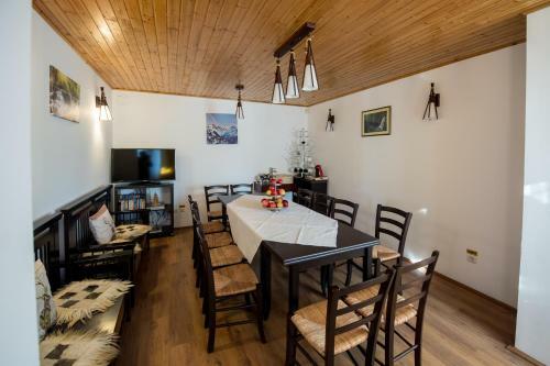 Hostal Vila Cascada