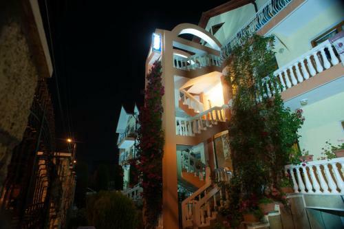 Hostal Complex Marinn 1