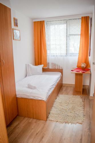 Hostal Pensiunea Colt De Munte