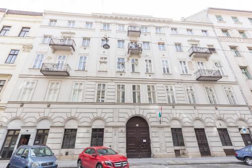 Real Apartments Zolt�n Ii.