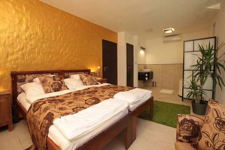 Parliament Penthouse Boutique B&B