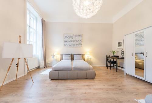 Paulay Apartment