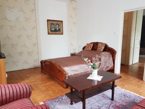 Albergue Royal Rooms