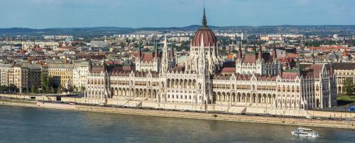 Parliament Corner Apartment