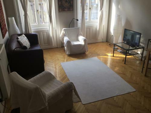 Broadway Gem Apartment