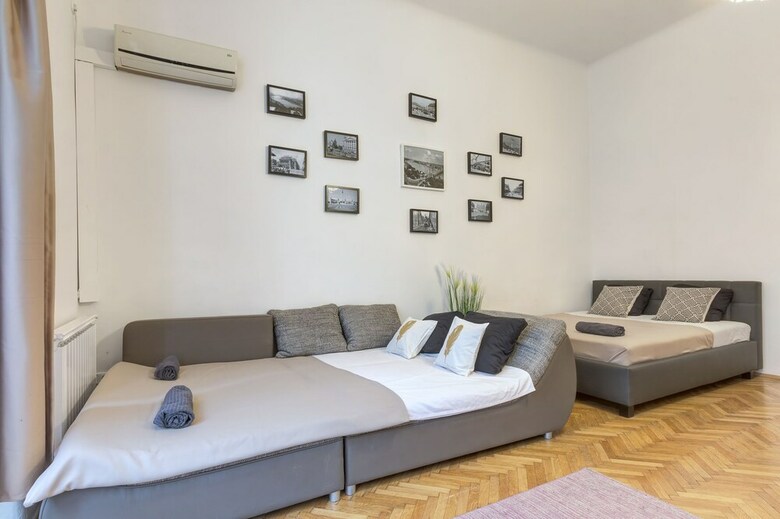 Real Apartments Lovag