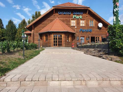 Hostal Grand Slam Park Inn
