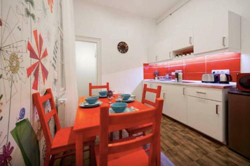 Budget Apartment By Hi5-kiraly 99