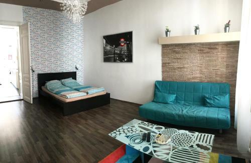 Budget Apartment By Hi5-kiraly 99