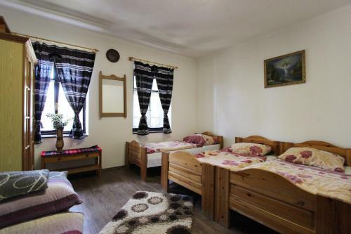 Hostal Toldi Vend�gh�z