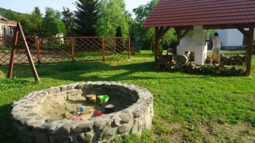 Hostal Toldi Vend�gh�z