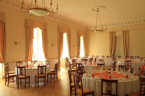 K�rolyi Kast�ly Hotel & Restaurant